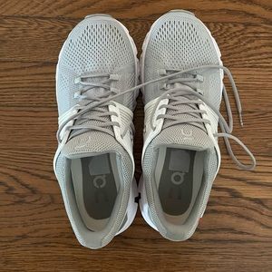 on running sneakers